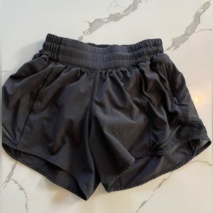 Lululemon Hotty Hot lined shorts